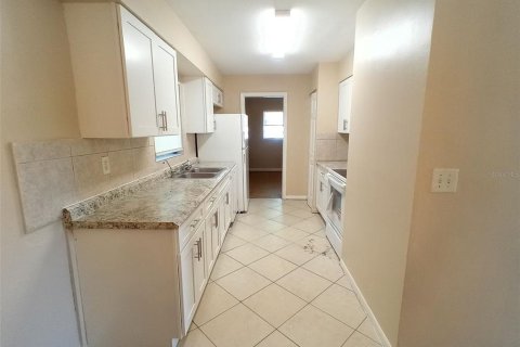 Casa en alquiler en Deltona, Florida, 3 dormitorios, 115.94 m2 № 1912965 - foto 6