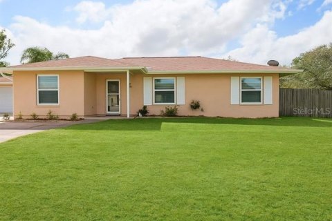 Casa en alquiler en Deltona, Florida, 3 dormitorios, 115.94 m2 № 1912965 - foto 1