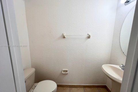 Adosado en alquiler en Miramar, Florida, 2 dormitorios, 99.13 m2 № 2026038 - foto 3