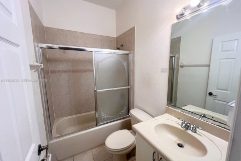 Adosado en alquiler en Miramar, Florida, 2 dormitorios, 99.13 m2 № 2026038 - foto 7