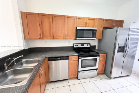 Adosado en Miramar, Florida 2 dormitorios, 99.13 m2 № 2026038