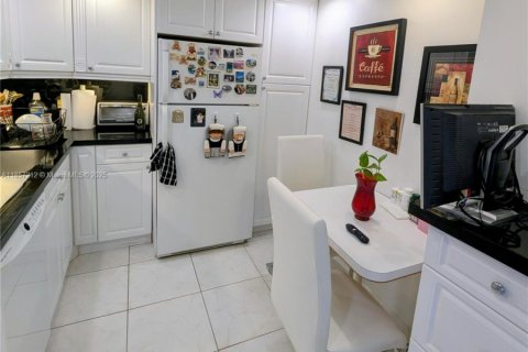 Condominio en venta en Aventura, Florida, 2 dormitorios, 105.72 m2 № 1881623 - foto 13