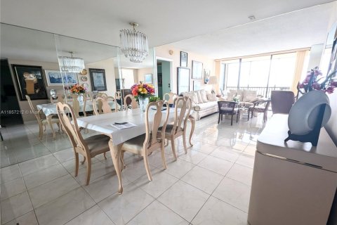 Condominio en venta en Aventura, Florida, 2 dormitorios, 105.72 m2 № 1881623 - foto 16