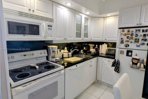 Condominio en venta en Aventura, Florida, 2 dormitorios, 105.72 m2 № 1881623 - foto 12