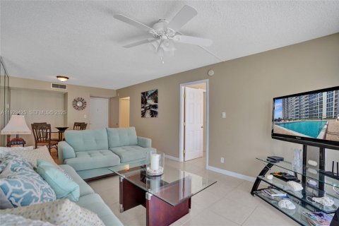 Copropriété à vendre à Pompano Beach, Floride: 2 chambres, 97.55 m2 № 1988623 - photo 14