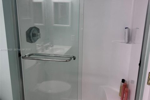 Copropriété à vendre à Pompano Beach, Floride: 2 chambres, 97.55 m2 № 1988623 - photo 26