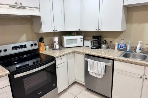 Copropriété à vendre à Pompano Beach, Floride: 2 chambres, 97.55 m2 № 1988623 - photo 18