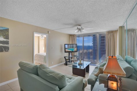 Copropriété à vendre à Pompano Beach, Floride: 2 chambres, 97.55 m2 № 1988623 - photo 8