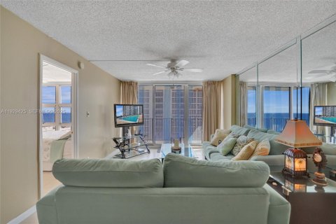 Copropriété à vendre à Pompano Beach, Floride: 2 chambres, 97.55 m2 № 1988623 - photo 10