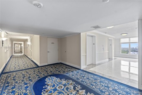 Copropriété à vendre à Aventura, Floride: 2 chambres, 126.81 m2 № 2052077 - photo 26