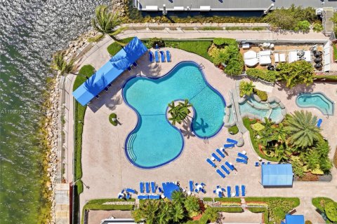 Copropriété à vendre à Aventura, Floride: 2 chambres, 126.81 m2 № 2052077 - photo 29