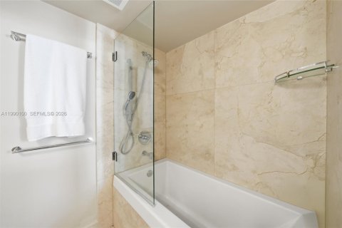 Copropriété à vendre à Aventura, Floride: 2 chambres, 126.81 m2 № 2052077 - photo 21