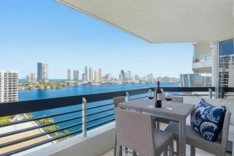 Copropriété à vendre à Aventura, Floride: 2 chambres, 126.81 m2 № 2052077 - photo 3