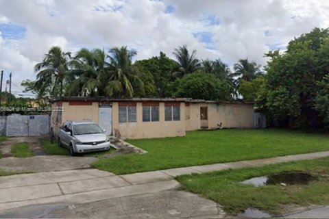 Commercial property in Miami, Florida № 1738922 - photo 1