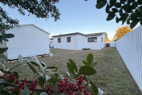 Casa en venta en Miami Gardens, Florida, 4 dormitorios, 149.29 m2 № 2031993 - foto 8