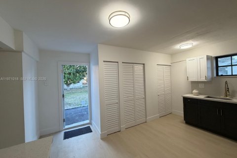 Casa en venta en Miami Gardens, Florida, 4 dormitorios, 149.29 m2 № 2031993 - foto 22