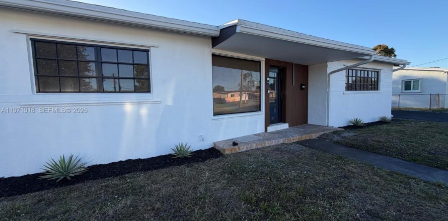 Casa en Miami Gardens, Florida 4 dormitorios, 149.29 m2 № 2031993