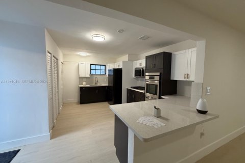 Casa en venta en Miami Gardens, Florida, 4 dormitorios, 149.29 m2 № 2031993 - foto 27