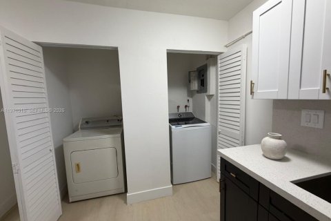 Casa en venta en Miami Gardens, Florida, 4 dormitorios, 149.29 m2 № 2031993 - foto 19