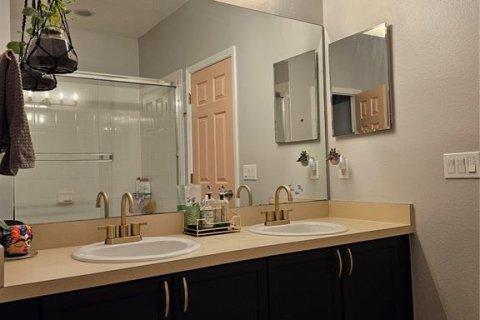 Townhouse in Winter Springs, Florida 2 bedrooms, 144.74 sq.m. № 1906935 - photo 11