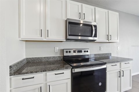 Casa en venta en Brandon, Florida, 5 dormitorios, 242.01 m2 № 1533622 - foto 18