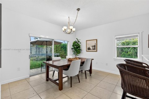 Villa ou maison à vendre à Miami, Floride: 3 chambres, 146.97 m2 № 1975457 - photo 22
