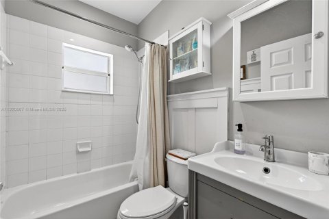 Villa ou maison à vendre à Miami, Floride: 3 chambres, 146.97 m2 № 1975457 - photo 10