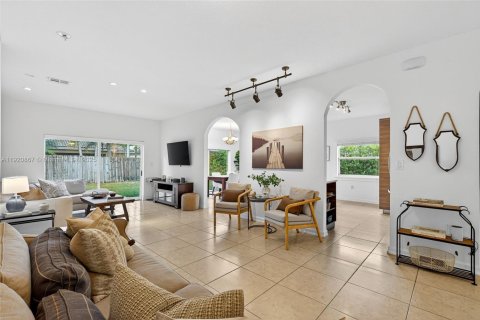 Villa ou maison à vendre à Miami, Floride: 3 chambres, 146.97 m2 № 1975457 - photo 20