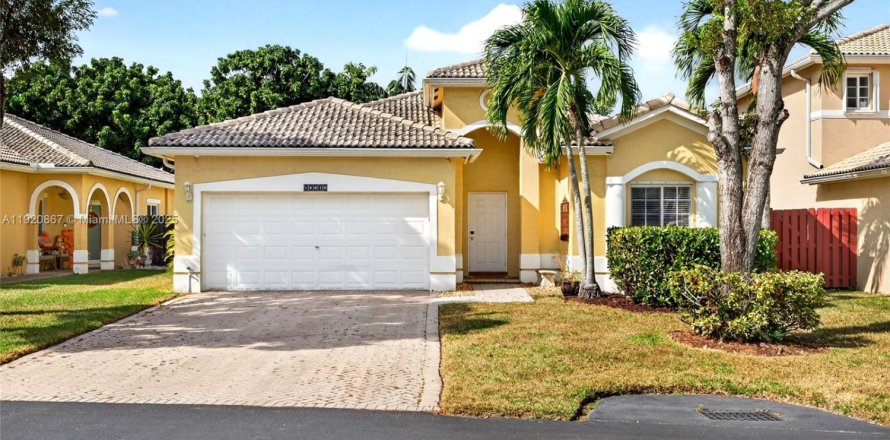 Villa ou maison à Miami, Floride 3 chambres, 146.97 m2 № 1975457