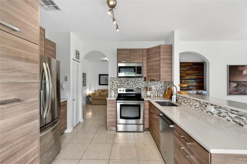 Villa ou maison à vendre à Miami, Floride: 3 chambres, 146.97 m2 № 1975457 - photo 29