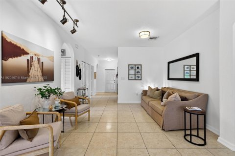 Villa ou maison à vendre à Miami, Floride: 3 chambres, 146.97 m2 № 1975457 - photo 16