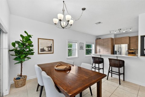 Villa ou maison à vendre à Miami, Floride: 3 chambres, 146.97 m2 № 1975457 - photo 24