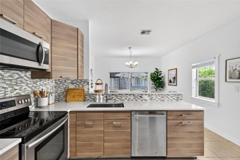 Villa ou maison à vendre à Miami, Floride: 3 chambres, 146.97 m2 № 1975457 - photo 30