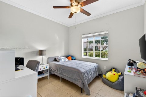 Villa ou maison à vendre à Miami, Floride: 3 chambres, 146.97 m2 № 1975457 - photo 9