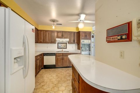 House in Titusville, Florida 4 bedrooms, 195.65 sq.m. № 1843591 - photo 12