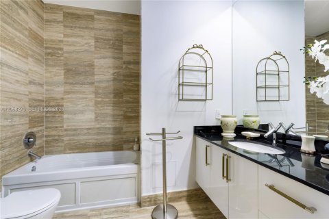 Copropriété à louer à Sunny Isles Beach, Floride: 2 chambres, 133.31 m2 № 2168144 - photo 11