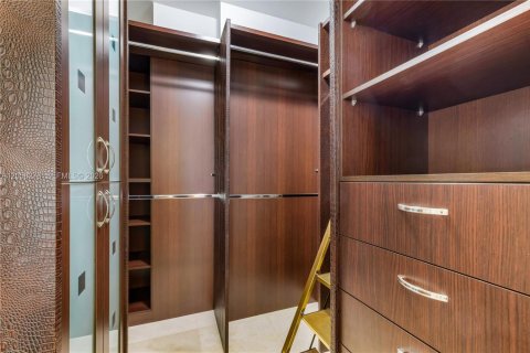 Copropriété à louer à Sunny Isles Beach, Floride: 2 chambres, 133.31 m2 № 2168144 - photo 12