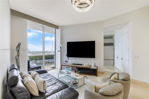 Copropriété à louer à Sunny Isles Beach, Floride: 2 chambres, 133.31 m2 № 2168144 - photo 19