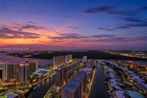 Copropriété à louer à Sunny Isles Beach, Floride: 2 chambres, 133.31 m2 № 2168144 - photo 2