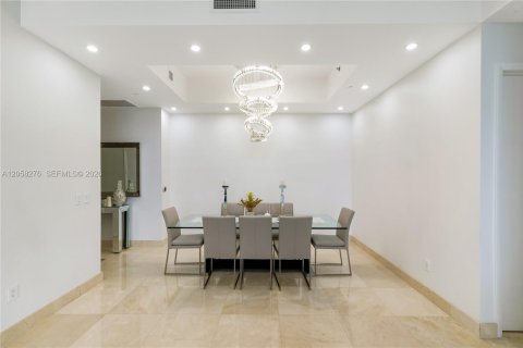 Copropriété à louer à Sunny Isles Beach, Floride: 2 chambres, 133.31 m2 № 2168144 - photo 16