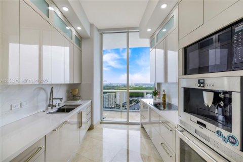 Copropriété à louer à Sunny Isles Beach, Floride: 2 chambres, 133.31 m2 № 2168144 - photo 4