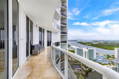 Copropriété à louer à Sunny Isles Beach, Floride: 2 chambres, 133.31 m2 № 2168144 - photo 3
