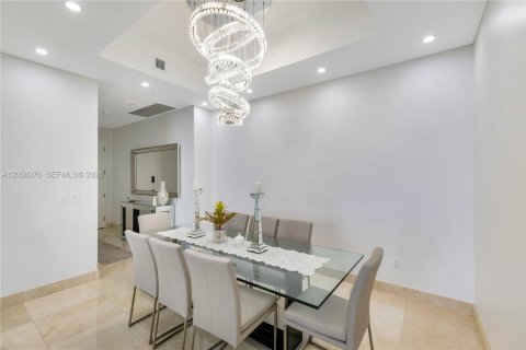 Copropriété à louer à Sunny Isles Beach, Floride: 2 chambres, 133.31 m2 № 2168144 - photo 17