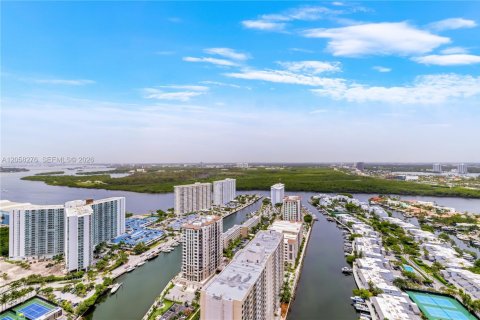 Copropriété à louer à Sunny Isles Beach, Floride: 2 chambres, 133.31 m2 № 2168144 - photo 20