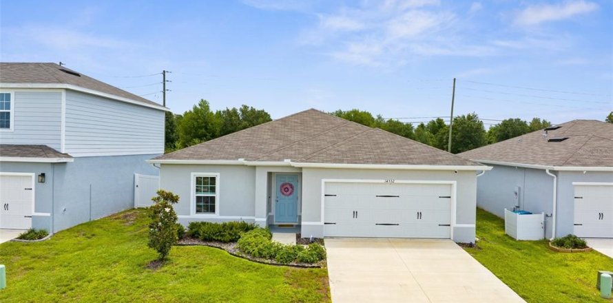 House in Brooksville, Florida 4 bedrooms, 159.98 sq.m. № 1765267