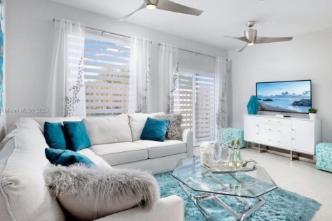 Townhouse in Homestead, Florida 3 bedrooms, 131.36 sq.m. № 1820045 - photo 4
