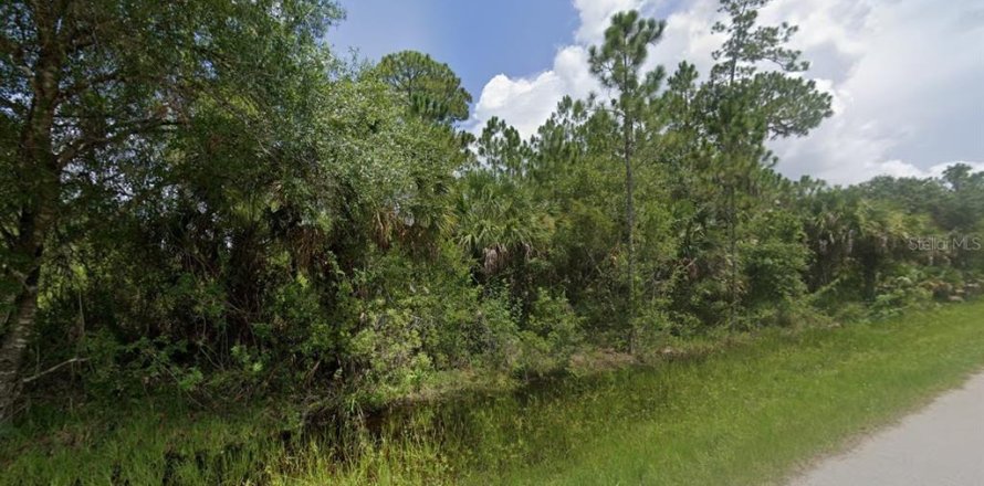 Land in Port Charlotte, Florida № 2165393