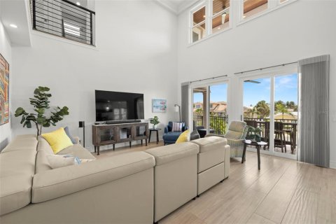 House in Belleair Beach, Florida 4 bedrooms, 310.39 sq.m. № 1843772 - photo 8