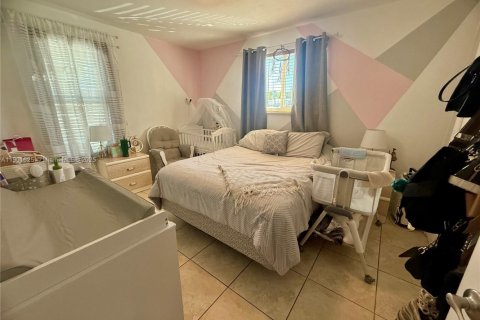 Immobilier commercial à vendre à Miami, Floride: 296.92 m2 № 1953565 - photo 3