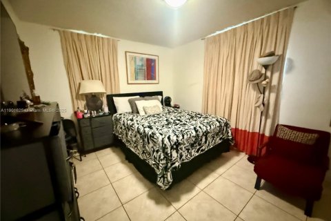 Immobilier commercial à vendre à Miami, Floride: 296.92 m2 № 1953565 - photo 9